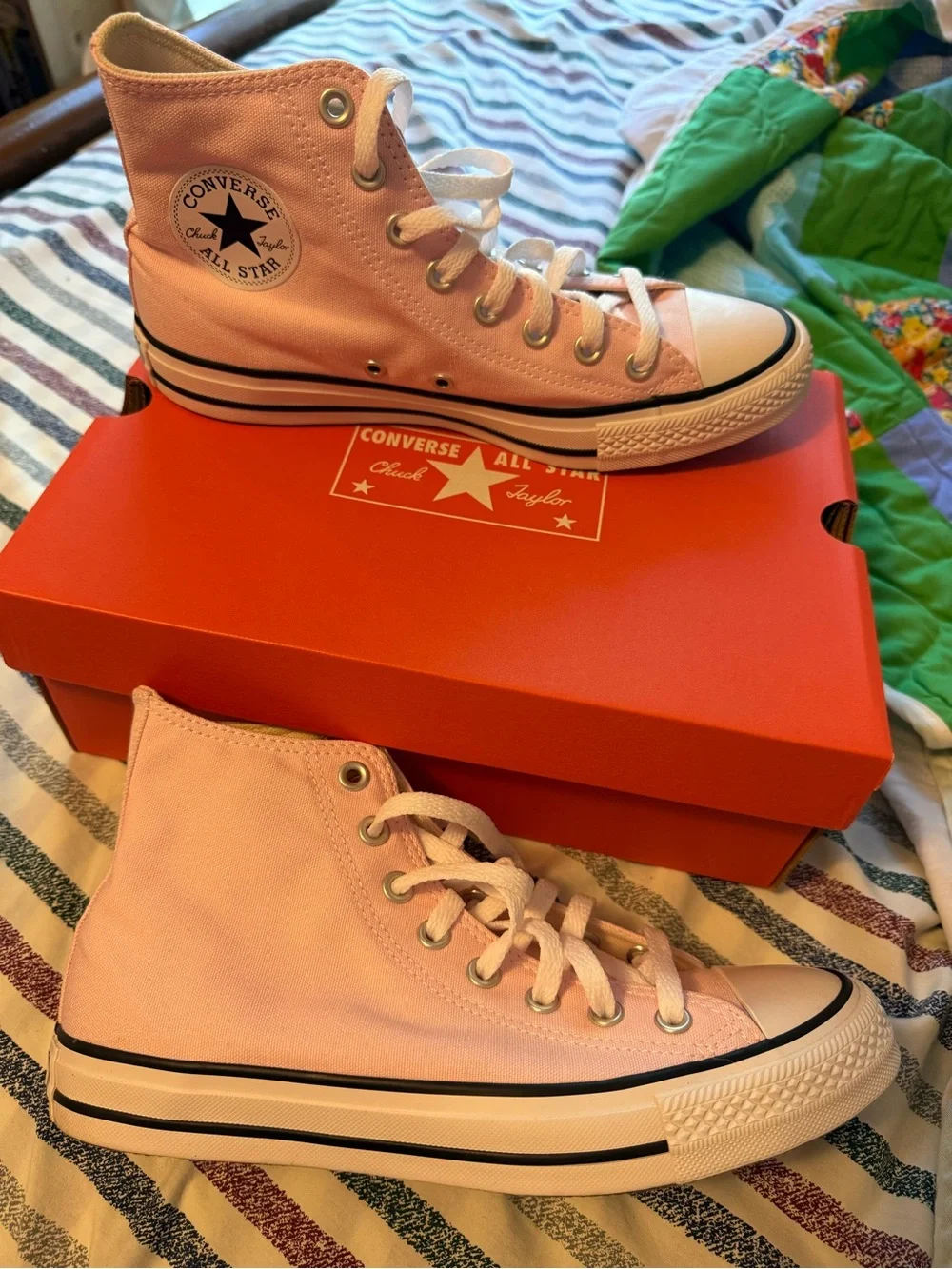 Pink converse - Picture 3 of 4